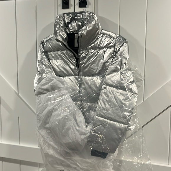 GAP Silver Puffer Jacket NWT - Picture 2 of 8